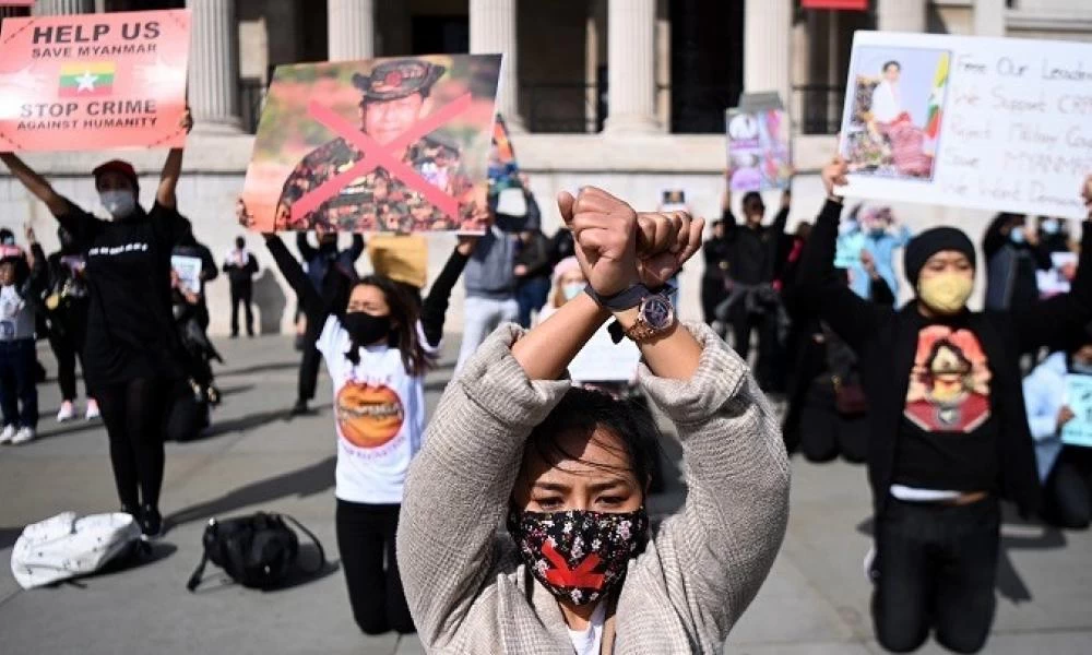 Βρετανία-ΗΠΑ-ΕΕ: Καταδικάζουν τον φόνο άοπλων πολιτών στη Μιανμάρ